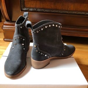 🔹 DOLCE VITA Tobin Studded Bootie 🔹